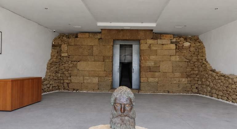 Desde Veliko Tarnovo: Excursión de un día al Valle de las Rosas y los Reyes