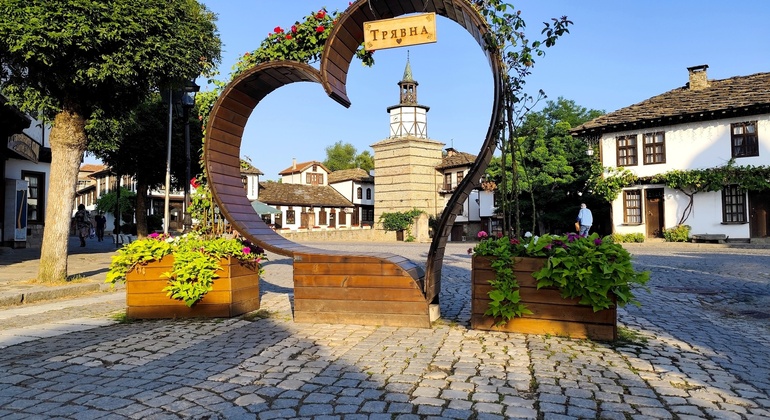 Desde Veliko Tarnovo: Excursión guiada de un día a Tryavna en tren