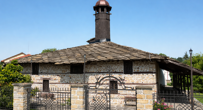 Desde Veliko Tarnovo: Excursión guiada de un día a Tryavna en tren