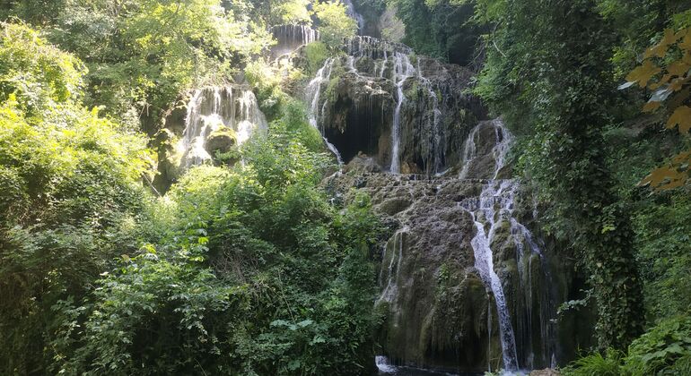 Desde Veliko Tarnovo: Cascadas de Krushuna, Cueva de Devetashka y Lovech