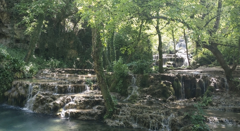 Desde Veliko Tarnovo: Cascadas de Krushuna, Cueva de Devetashka y Lovech
