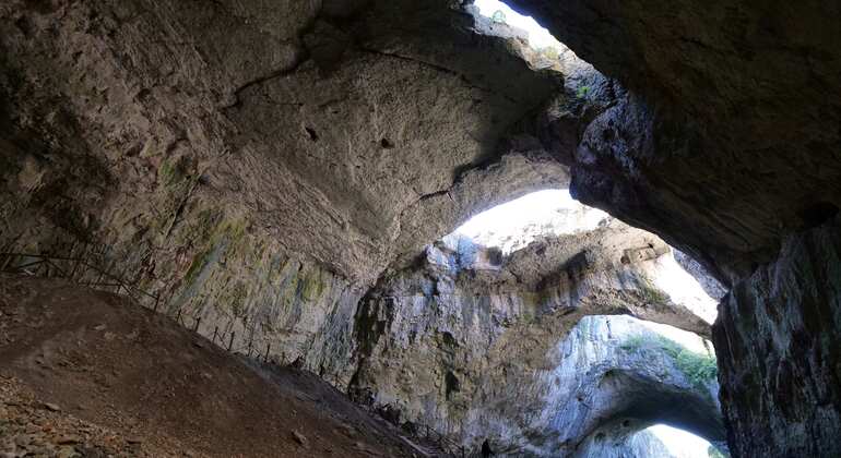 Desde Veliko Tarnovo: Cascadas de Krushuna, Cueva de Devetashka y Lovech