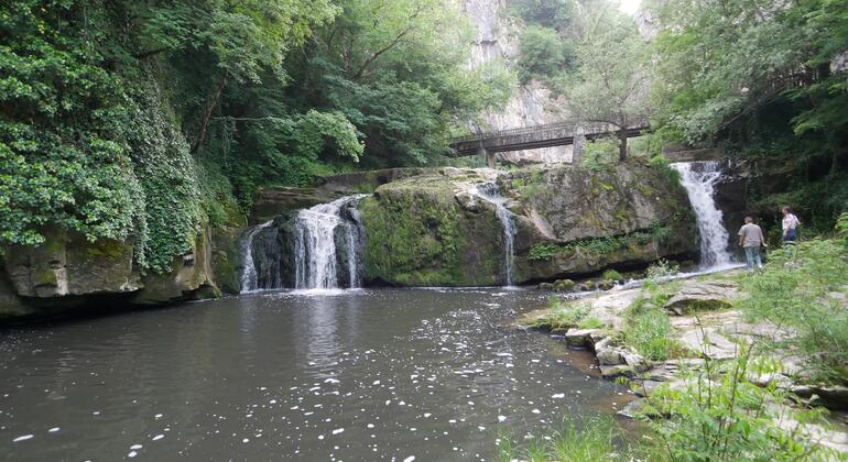 Desde Veliko Tarnovo: Cueva de Bacho Kiro y pueblo artesano de Etar