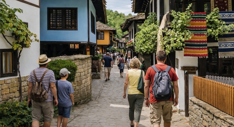 Desde Veliko Tarnovo: Cueva de Bacho Kiro y pueblo artesano de Etar