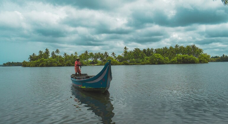 Kerala Natur Tour: Von den Paithalmala-Höhen zu den ruhigen Ufern