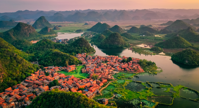Neuntägige Tour zur Entdeckung ethnischer Kultur und landschaftlicher Reize (Guizhou-Yunnan)