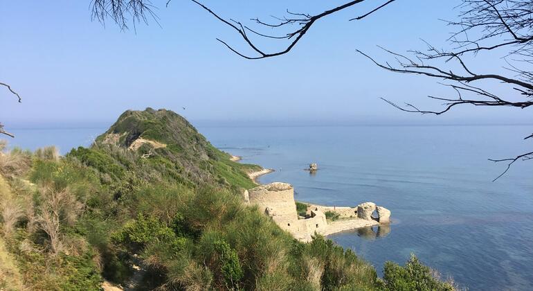 Fuga da Capo Rodon: tour di un giorno con storia, costa e castello da Tirana