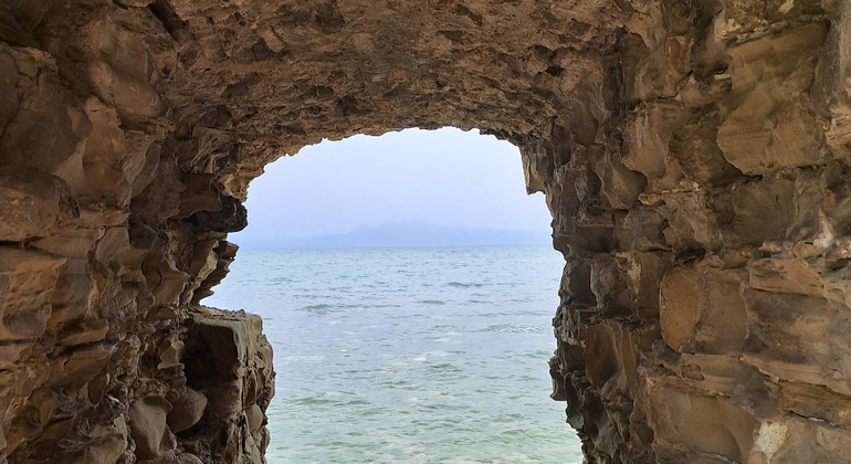 Fuga da Capo Rodon: tour di un giorno con storia, costa e castello da Tirana