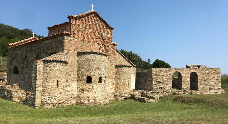 Fuga da Capo Rodon: tour di un giorno con storia, costa e castello da Tirana