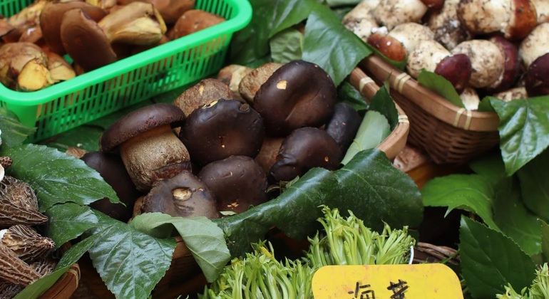 Yunnan schmecken: Kunming Morgenmarkt & Spaziergang mit lokalen Lebensmitteln
