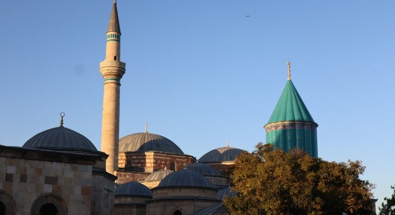 Explorez Konya à votre façon : Visite à pied, à vélo ou en transport local