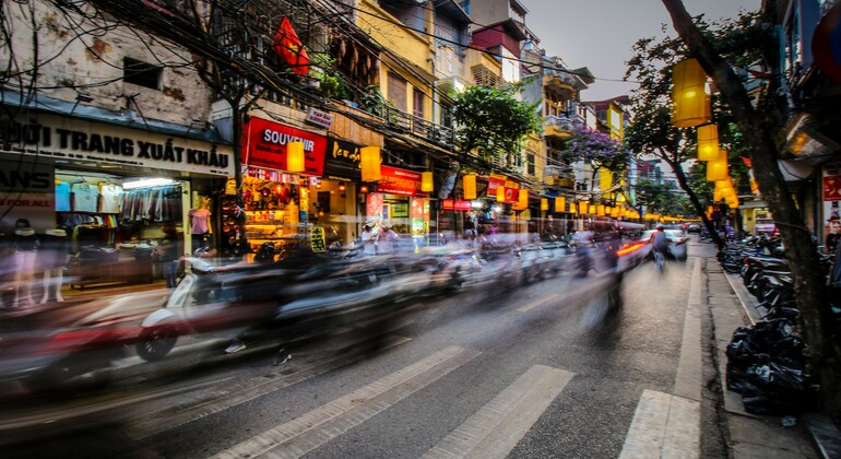 Immersione locale di Toor negli Antipodes Quartiers Majeurs di Hanoi
