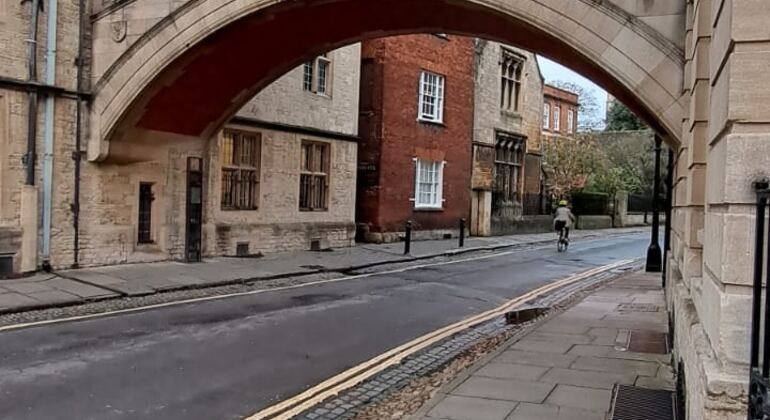 El ladrón del tiempo de Oxford: Juego de exploración autoguiado