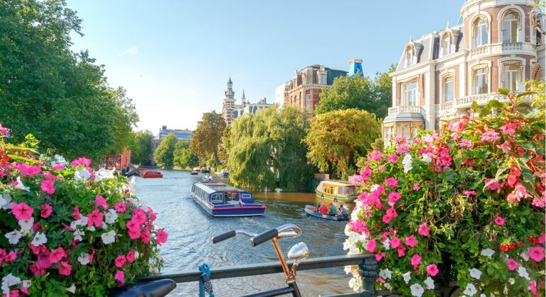 Canals of Amsterdam: Self-Guided Exploration Game