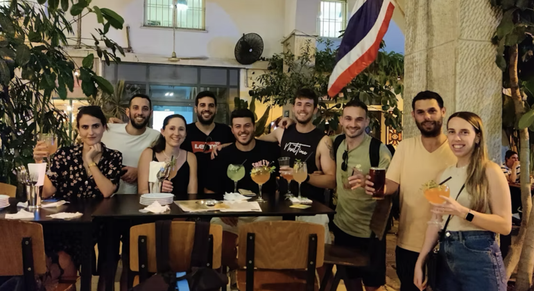 Tel Aviv : tournée des bars et visite nocturne avec shots