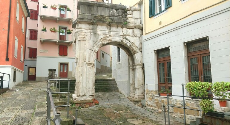 Trieste Challenge: Juego de exploración autoguiado y recorrido a pie
