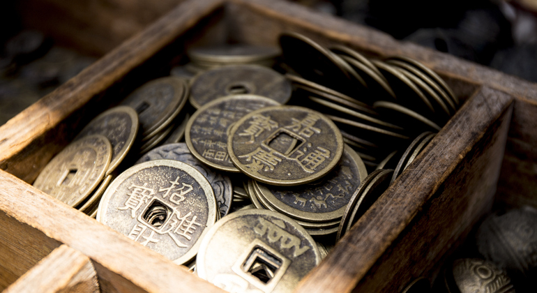 Tokyo : l'artisanat traditionnel de la fabrication de bagues en pièces de monnaie au cœur d'Asakusa