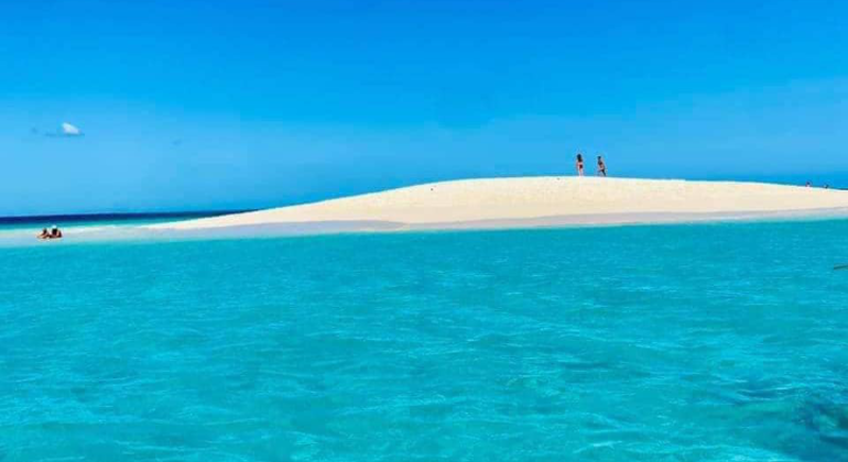 Excursión a la Isla de la Prisión y al banco de arena de Nakupenda