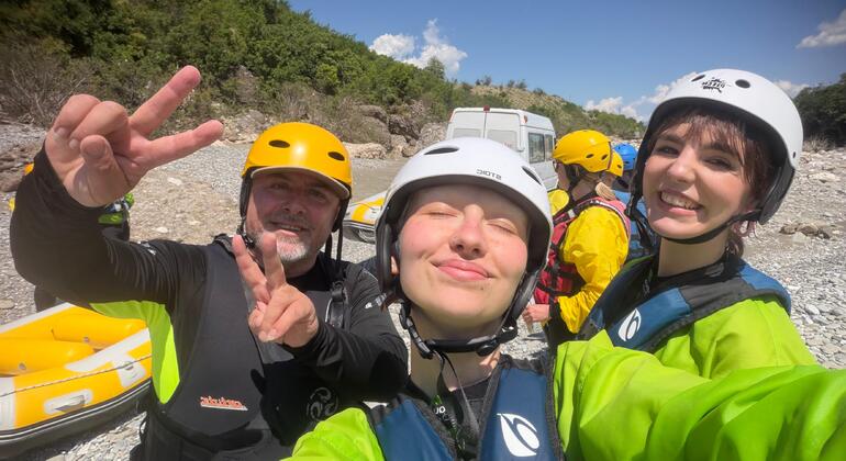 Excursión de rafting por el último río salvaje de Europa (Permet)
