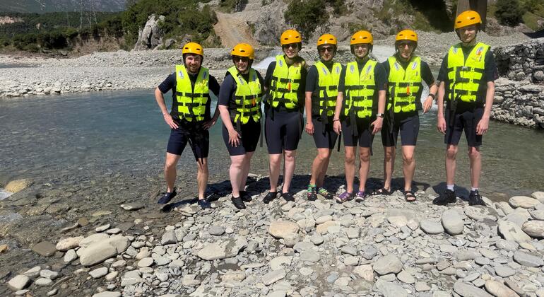 Excursión de rafting por el último río salvaje de Europa (Permet)