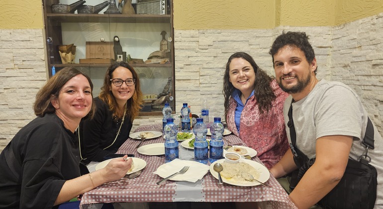 Muscat: Omanische kulinarische Tour mit Shuwa und Halwa