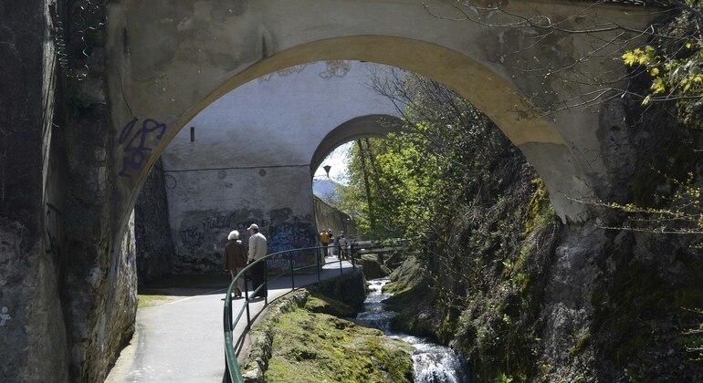 Brasov romantique : jeu d'exploration en autonomie et visite guidée à pied