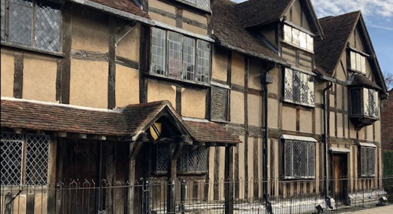 Shakespeare's Stratford-upon-Avon: Self Guided Exploration Game