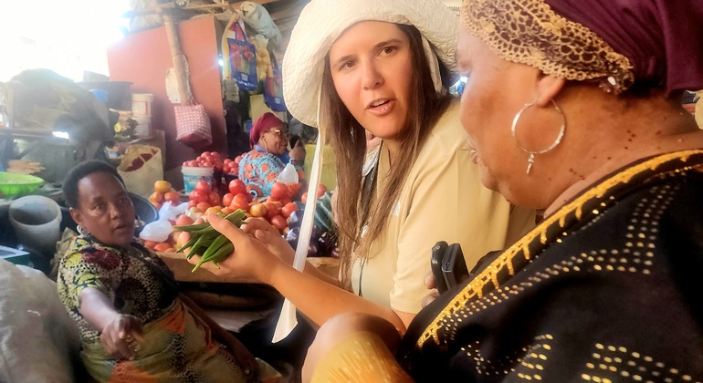 Kochkurs in Swahili: Einkaufen, Kochen und Probieren traditioneller tansanischer Gerichte