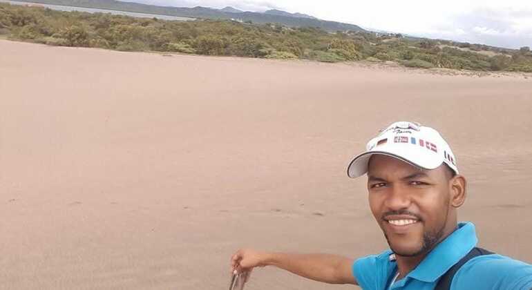 Tour a Baní: Dunas, Salinas y Playa