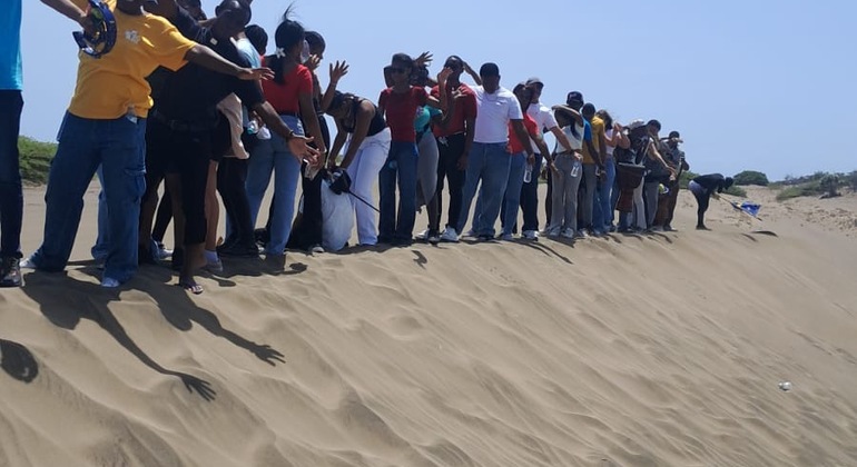 Tour a Baní: Dunas, Salinas y Playa
