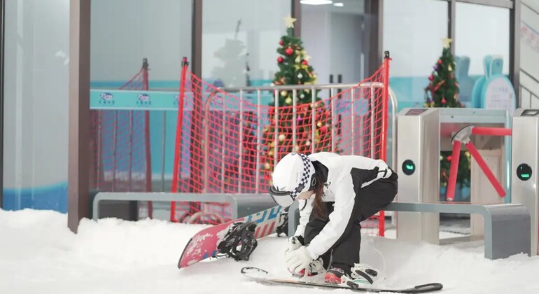Shenzhen: Karoo Ice and Snow World Four-hour Ski Pass