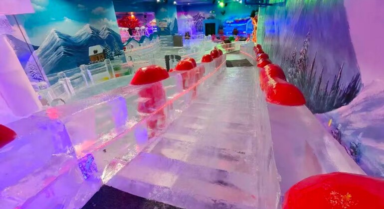 Shenzhen: Mowan Ice Sculpture Park Entry Ticket
