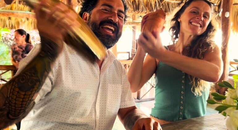 Passeggiata nel centro di Cozumel: esperienza alla distilleria di rum e gin