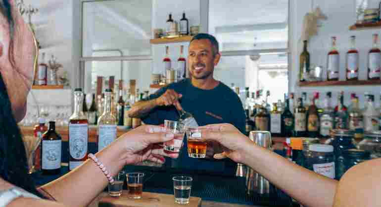L'arte del mezcal: degustazione e pranzo nel centro di Cozumel
