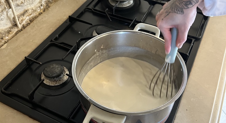 Kochen und speisen Sie gemeinsam mit einem Einheimischen in einem traditionellen kretischen Haus