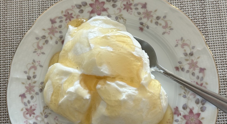 Kochen und speisen Sie gemeinsam mit einem Einheimischen in einem traditionellen kretischen Haus