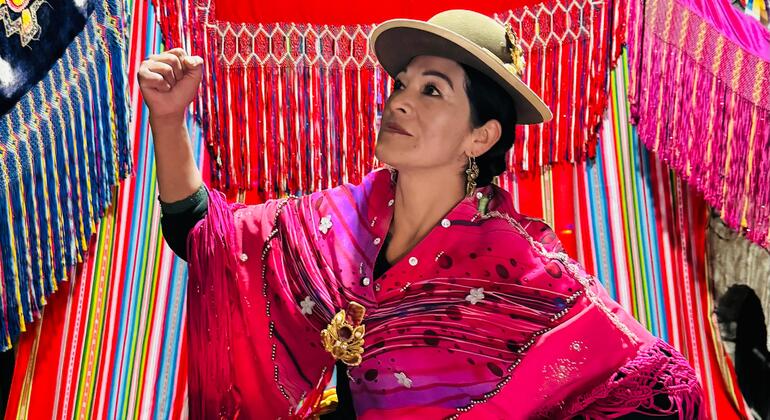 Espectáculo de lucha libre de las cholitas y visita a la galería de arte