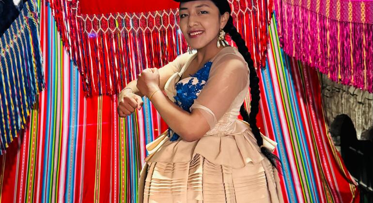 Espectáculo de lucha libre de las cholitas y visita a la galería de arte