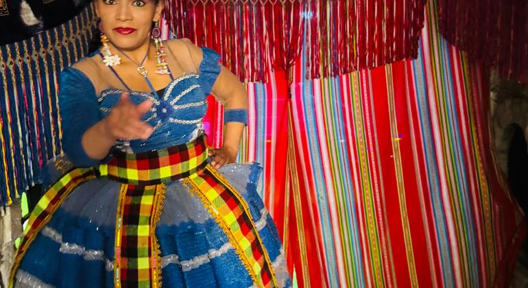 Espectáculo de lucha libre de las cholitas y visita a la galería de arte