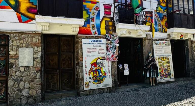 Espectáculo de lucha libre de las cholitas y visita a la galería de arte