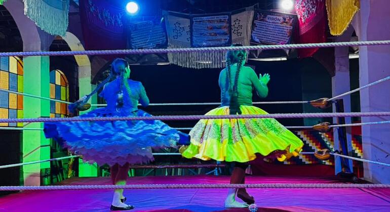 Espectáculo de lucha libre de las cholitas y visita a la galería de arte