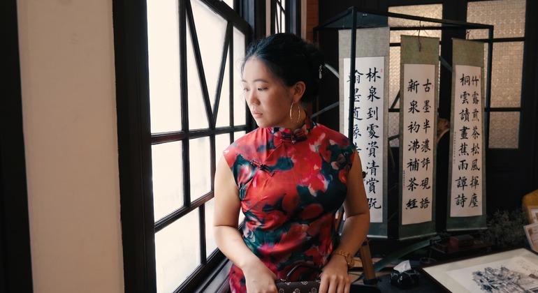Taiwanese Tea Ceremony Workshop & Tea Tasting Experience with Qipao