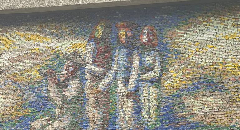 Visita guiada por Bishkek: historia de la URSS, arquitectura soviética, estatuas y mosaicos
