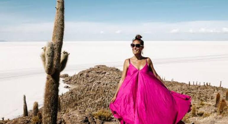 Excursión de ida y vuelta a Uyuni: visita guiada de día completo al Salar de Uyuni y sesión fotográfica