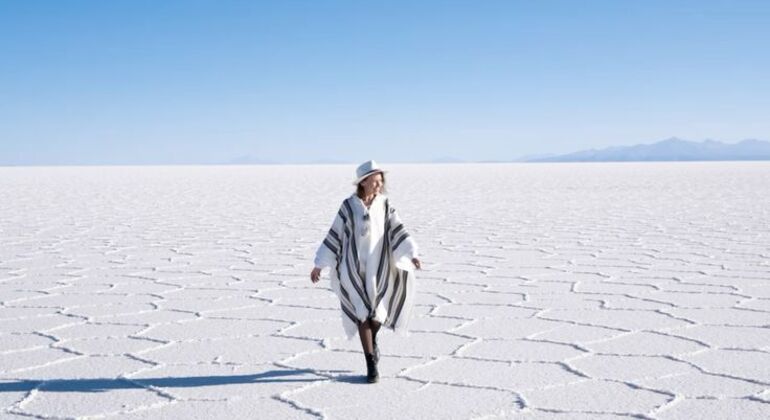 Excursión de ida y vuelta a Uyuni: visita guiada de día completo al Salar de Uyuni y sesión fotográfica