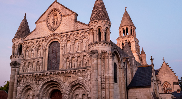 Top Poitiers: Selbstgeführtes Erlebnis mit der DareMapp-App