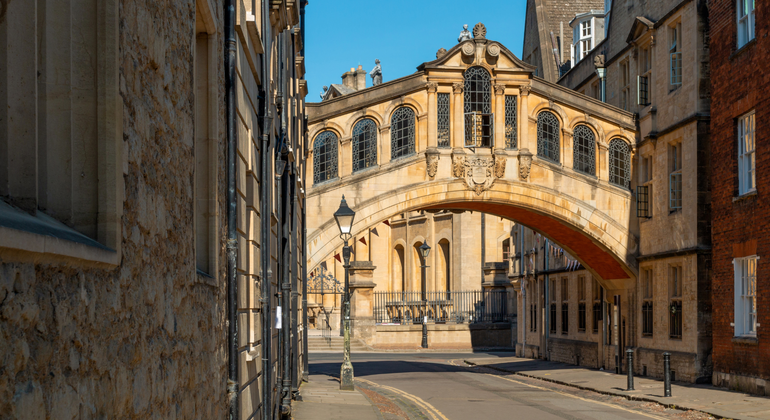 Top Oxford: Experiencia Auto Guiada por Aplicación DareMapp