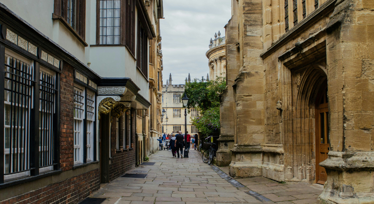 Top Oxford: Experiencia Auto Guiada por Aplicación DareMapp