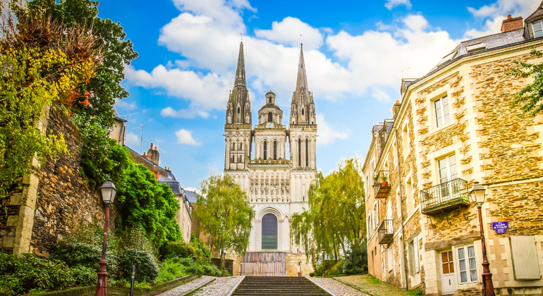 Top Angers: Self-Guided Tour Using the DareMapp App
