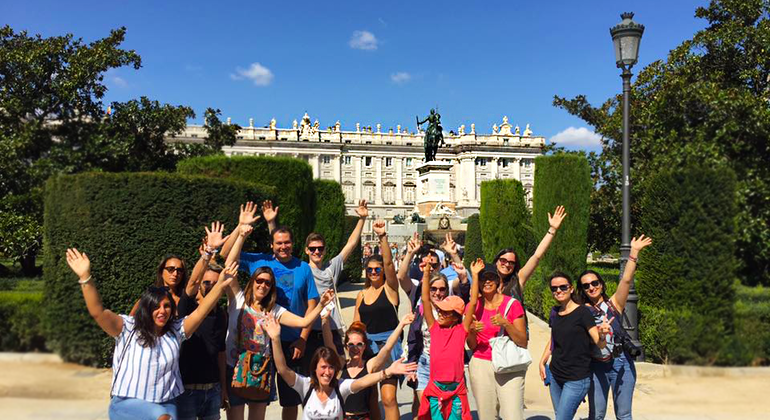 Madrid Walking Tour: Drink & Pintxo